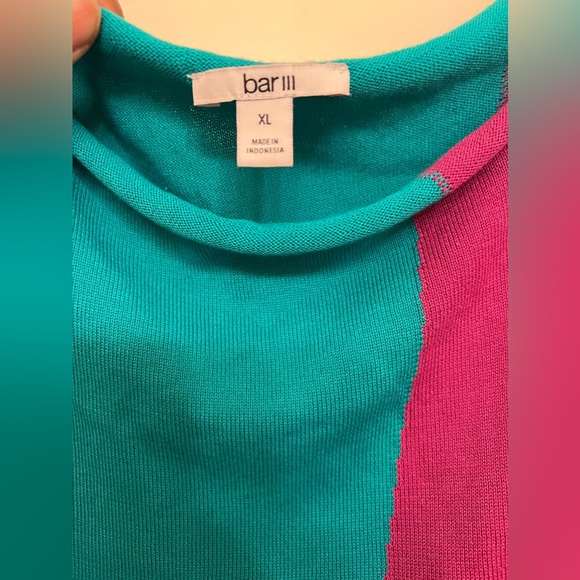 Color Block Sweater - Picture 2 of 6
